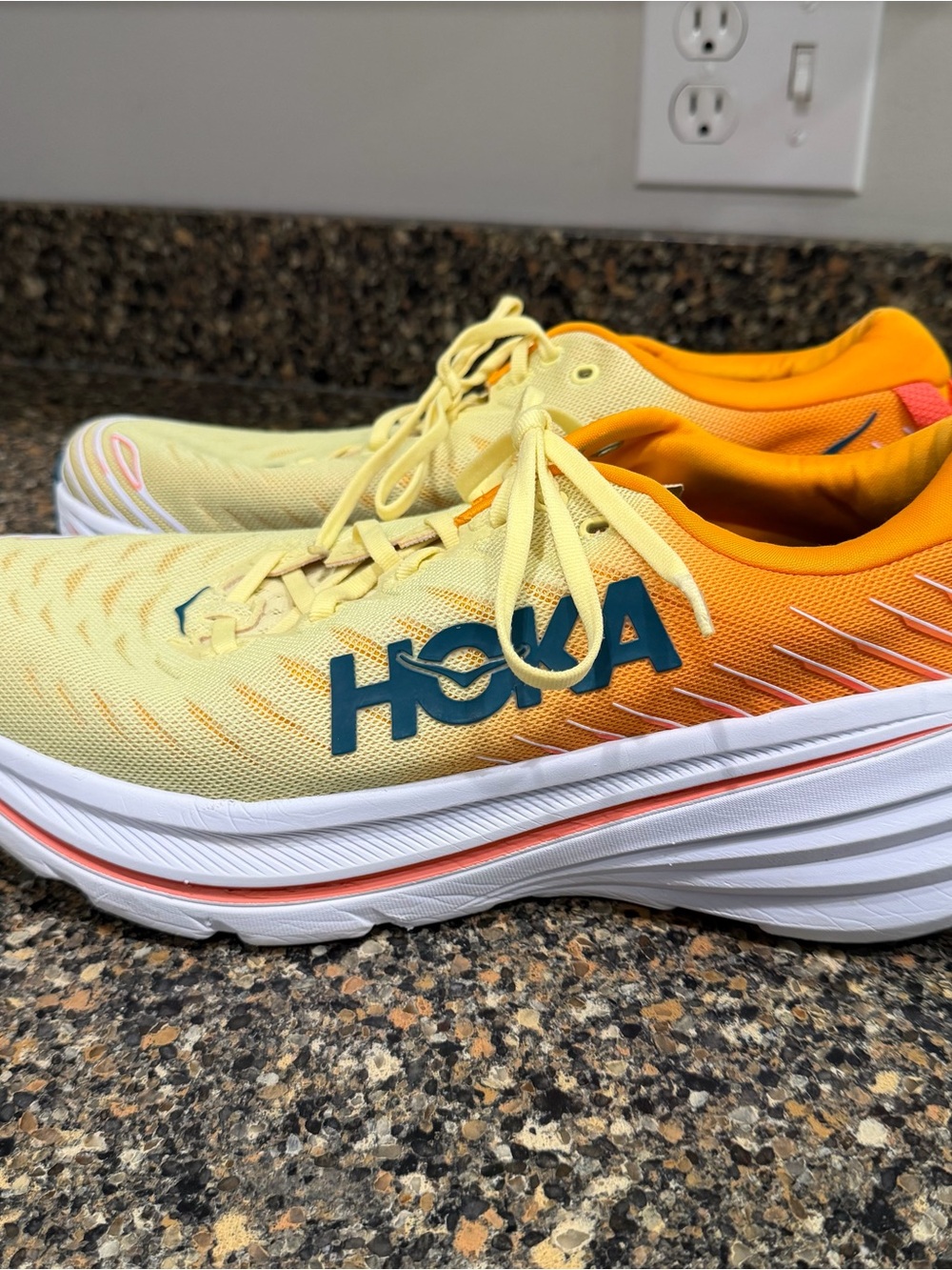 Hoka Bondi Lightweight Running Shoes - Yellow & Orange Mens 13 - Picture 9 of 11
